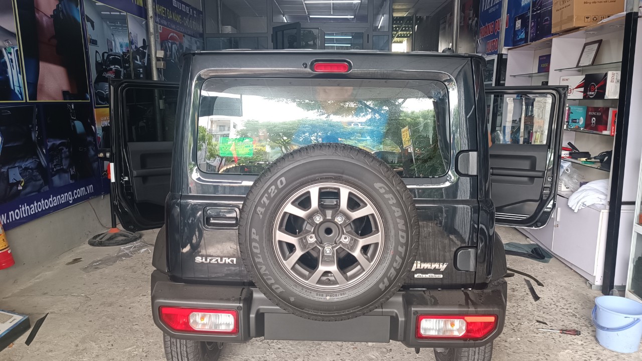 dán film xe jimny2